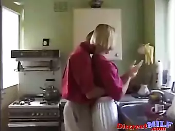 Erkekerkeği arkadan sikmek videosu xl girls  resmi
